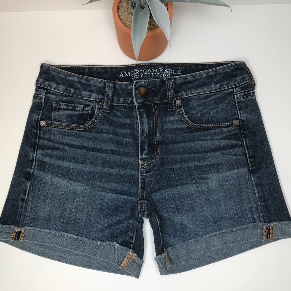 American Eagle Mid-Rise Raw-Hem Jean Shorts - 4 - Picture 12 of 17